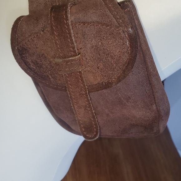 Soft Leather cross body backpack - Picture 3 of 11